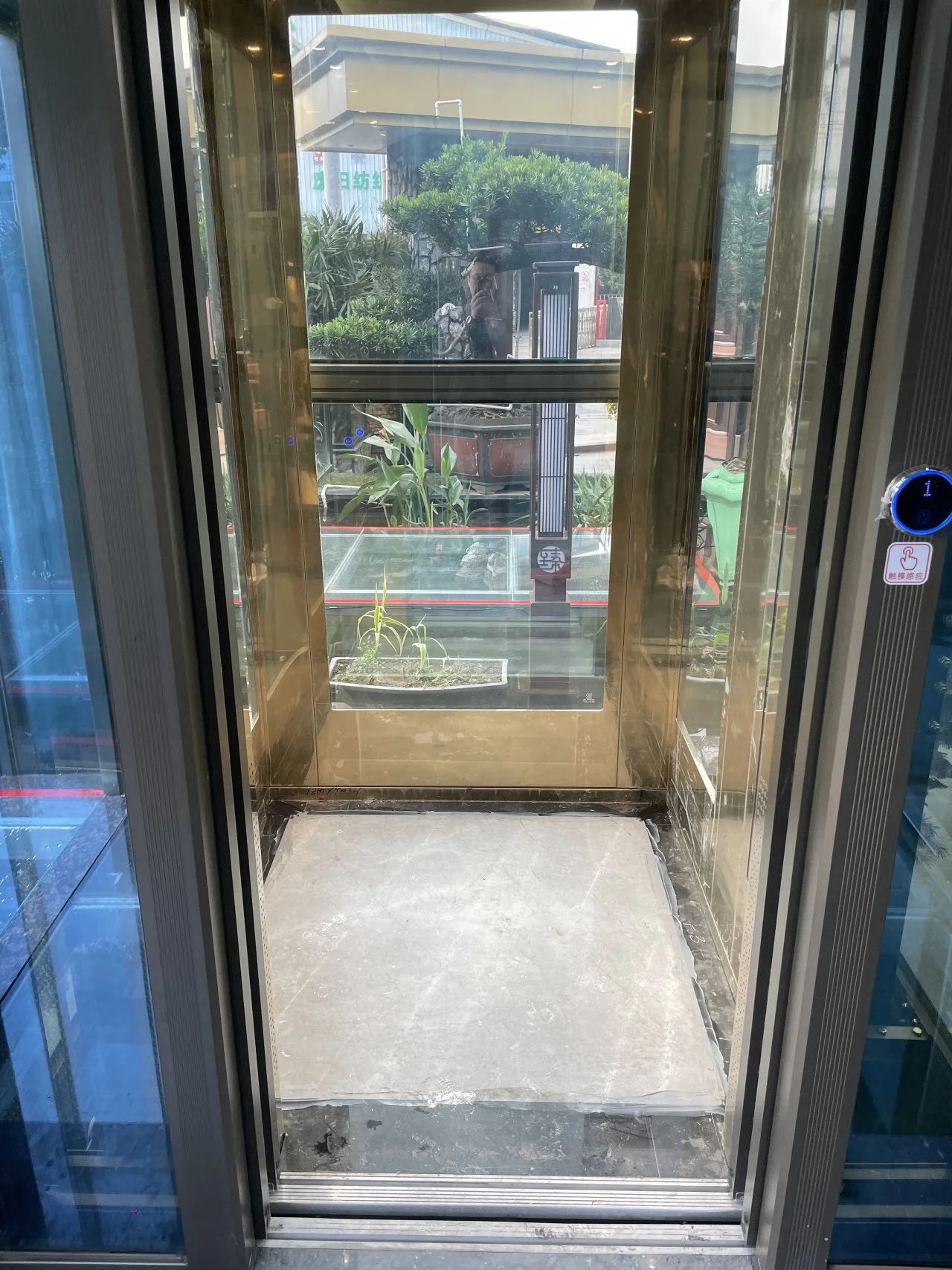 玻璃觀光電梯
